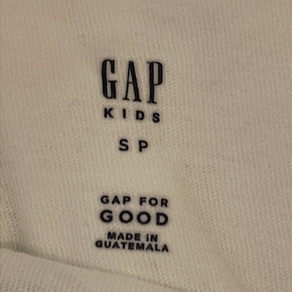 GapKids graphic tee / swim shorts bundle - Picture 2 of 5